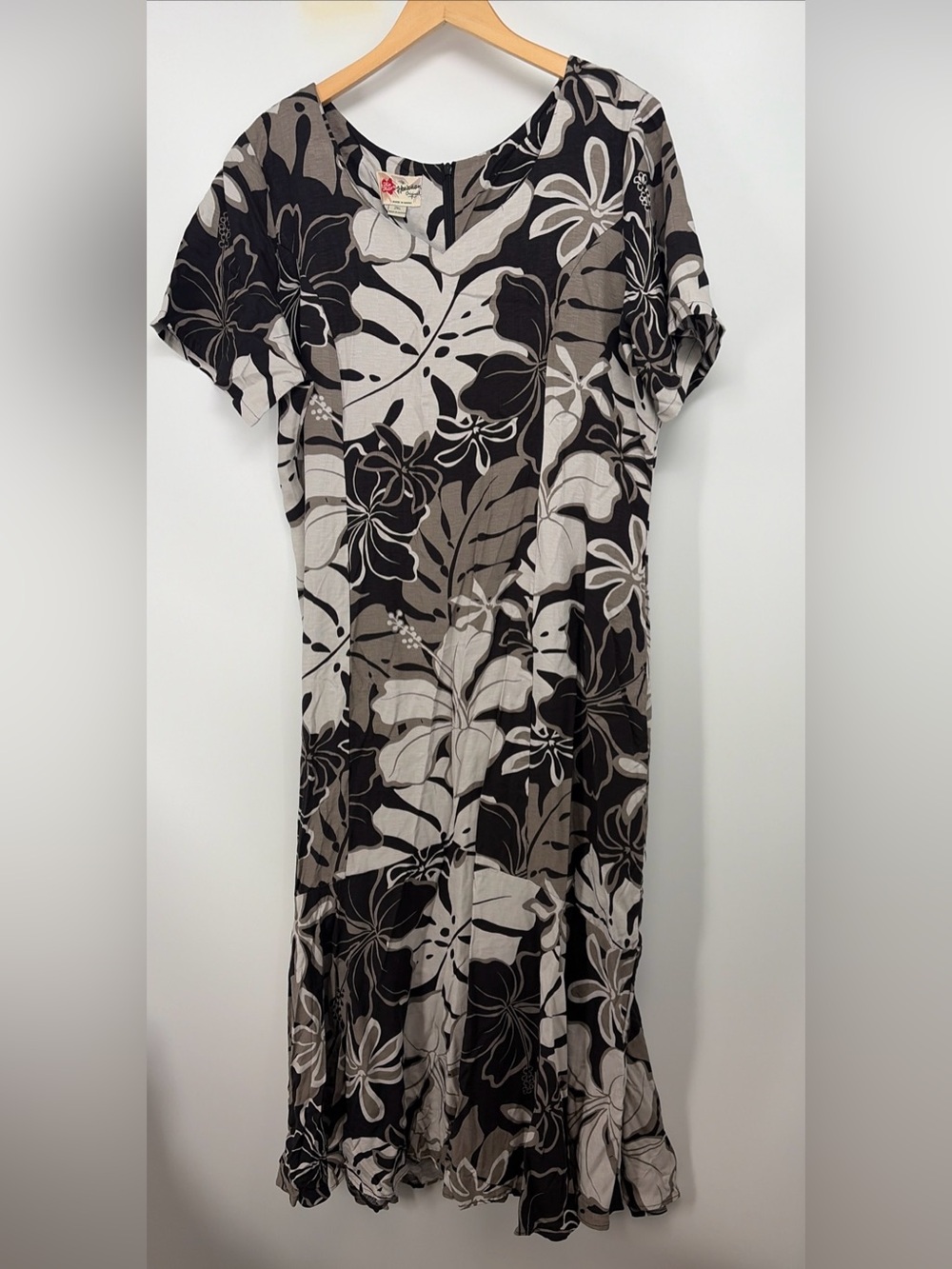 Vintage Hilo Hattie Muumuu Dress Women's 2XL Hawaiian Tropical Floral Aloha Mumu